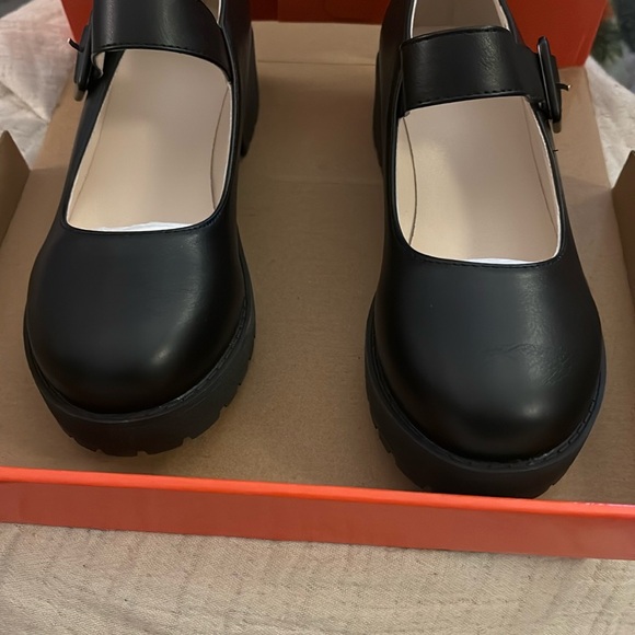 Black Leather Mary Jane Shoes - Picture 5 of 8